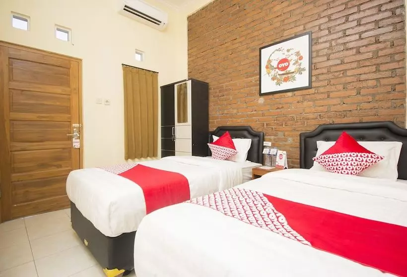 پانسیون Annisa Syariah Guest House By Oyo Rooms