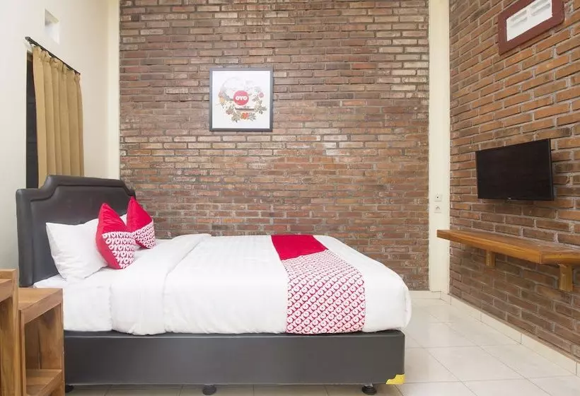 پانسیون Annisa Syariah Guest House By Oyo Rooms