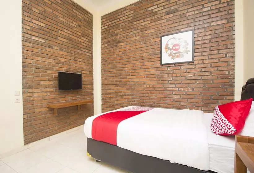 پانسیون Annisa Syariah Guest House By Oyo Rooms