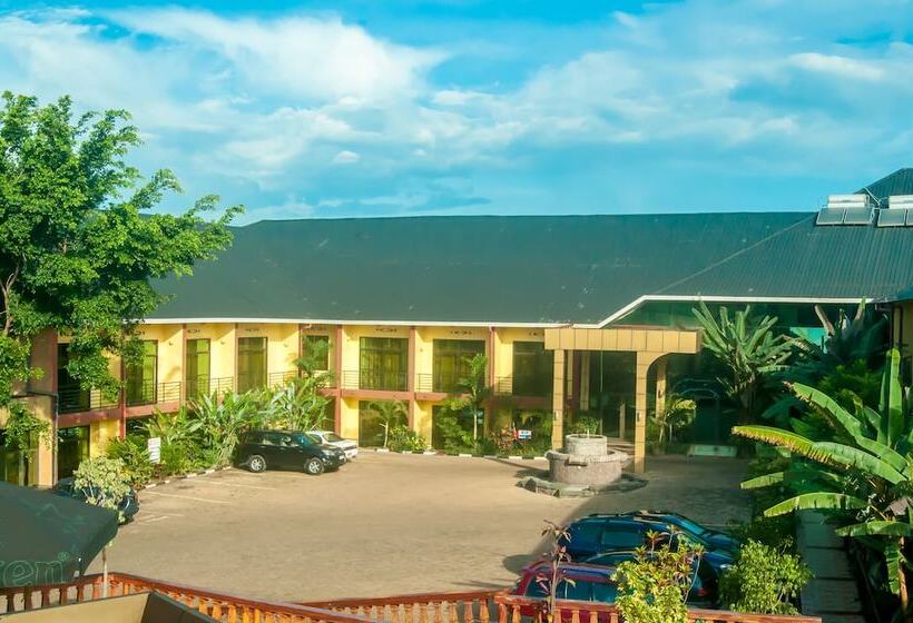 בית מלון כפרי Hilltop Country Club