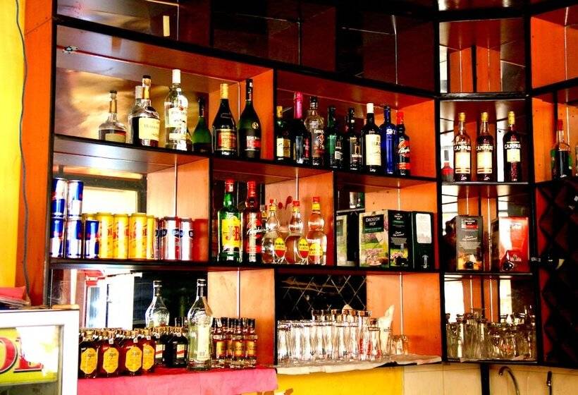 בית מלון כפרי Hilltop Country Club