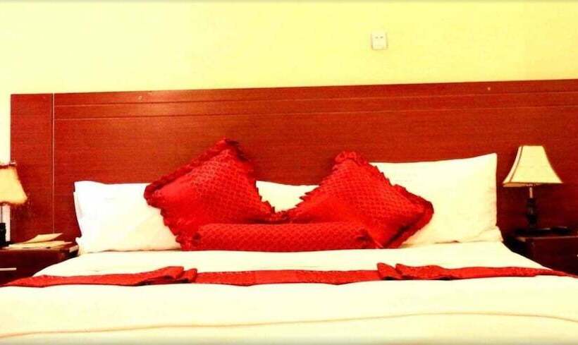 בית מלון כפרי Hilltop Country Club