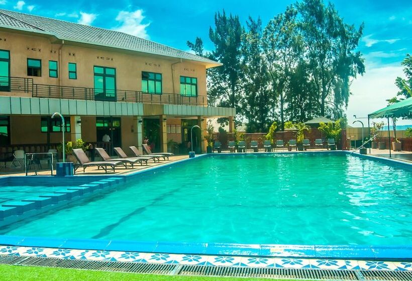 בית מלון כפרי Hilltop Country Club