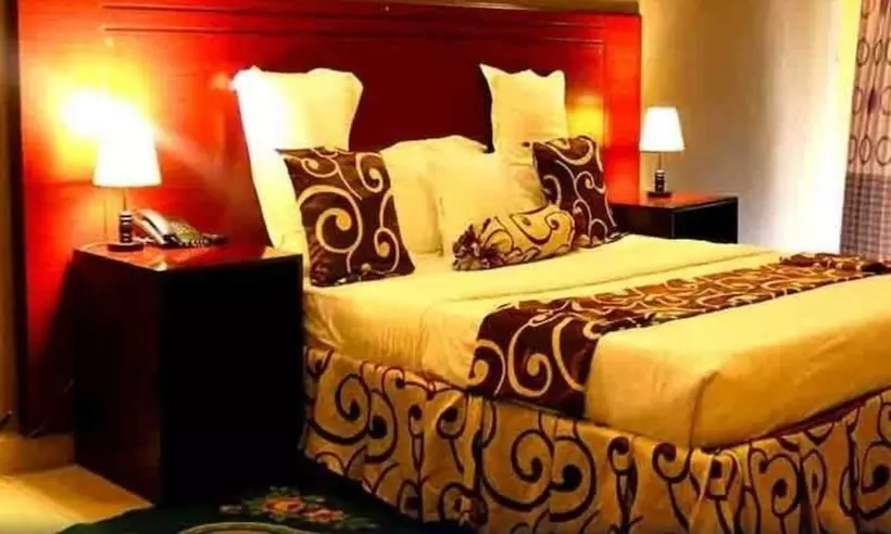 هتل Hilltop Country Club