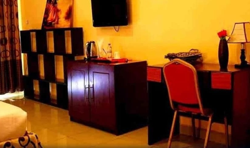 בית מלון כפרי Hilltop Country Club