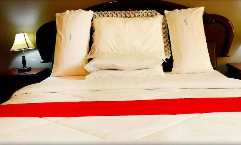 בית מלון כפרי Hilltop Country Club