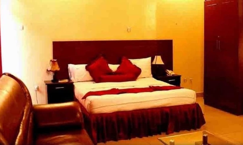 בית מלון כפרי Hilltop Country Club