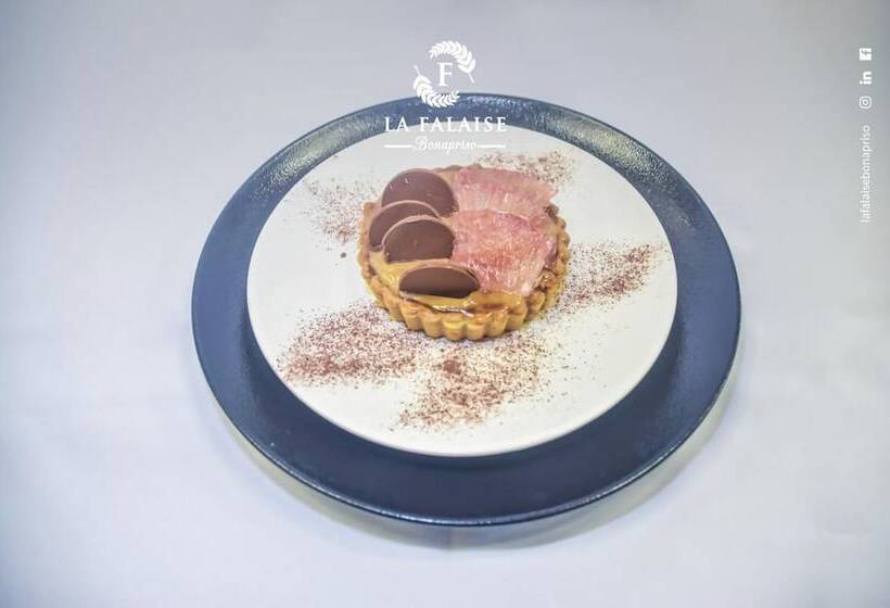 هتل La Falaise Bonapriso