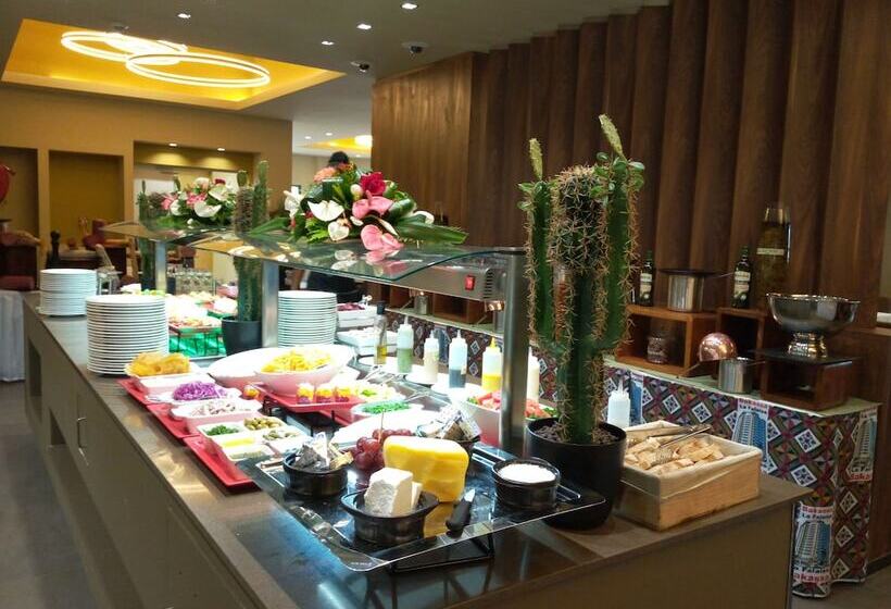 هتل La Falaise Bonapriso