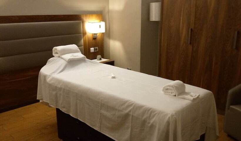 هتل La Falaise Bonapriso