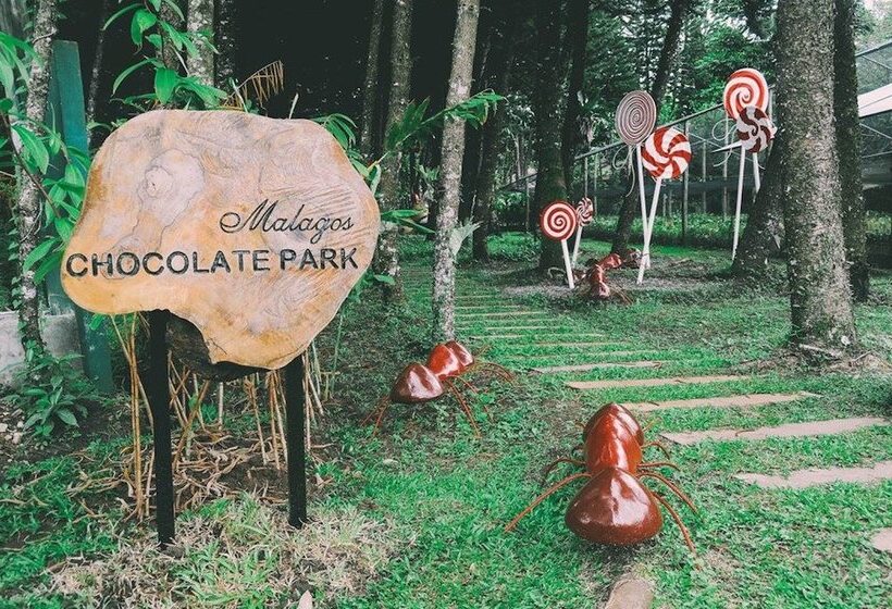 هتل Malagos Garden Resort