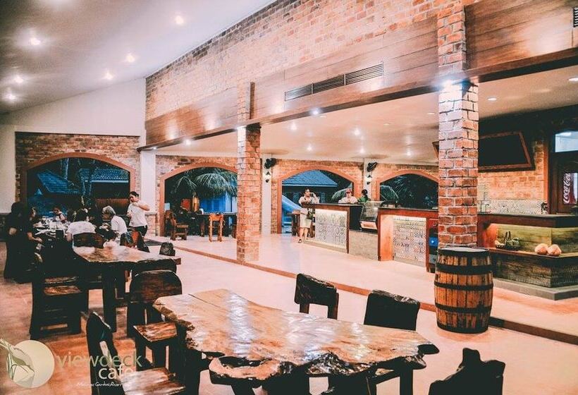 هتل Malagos Garden Resort