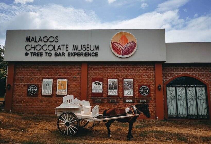 هتل Malagos Garden Resort