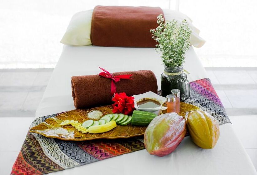 هتل Malagos Garden Resort