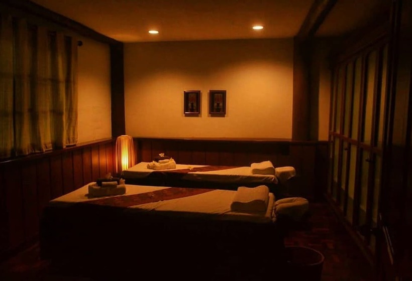 هتل Malagos Garden Resort