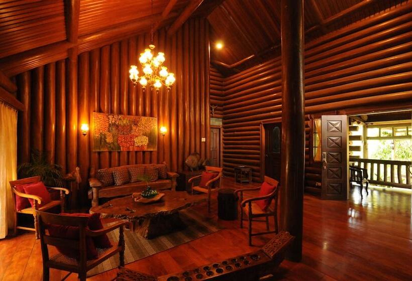 هتل Malagos Garden Resort