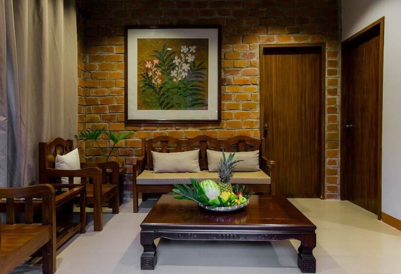 هتل Malagos Garden Resort