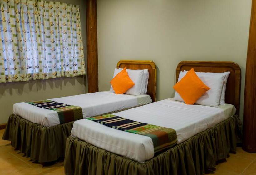 هتل Malagos Garden Resort