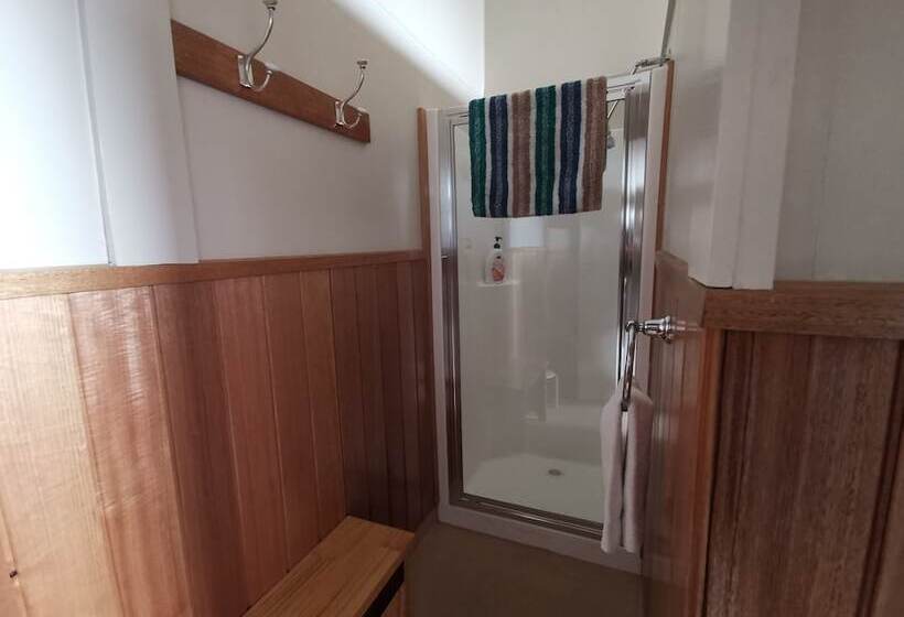 Отель Mickey Bourke S Koroit