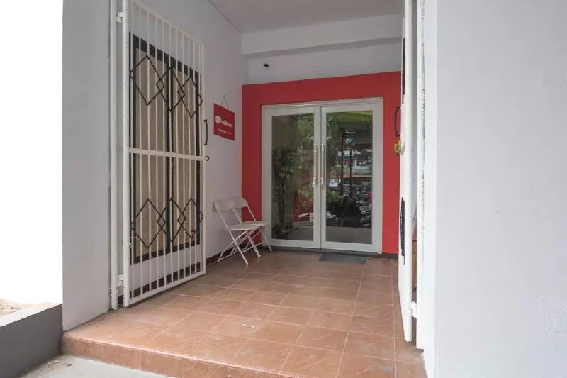 Hotelli Reddoorz Near Itc Mangga Dua