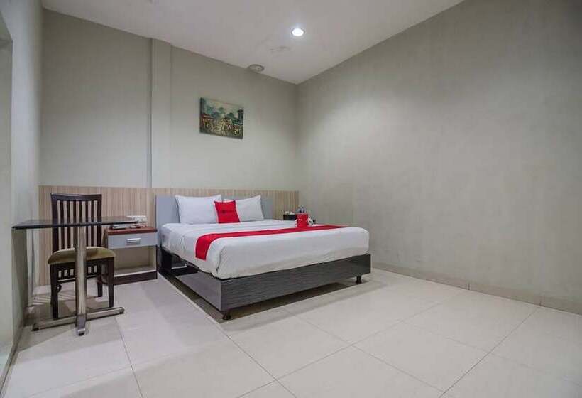 Hotel Reddoorz Plus Near Simpang Rimbo Jambi