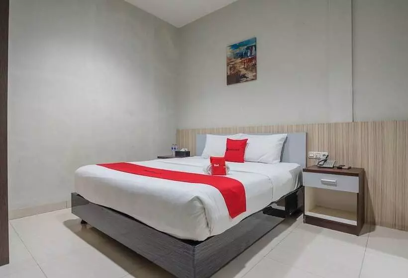 ホテル Reddoorz Plus Near Simpang Rimbo Jambi