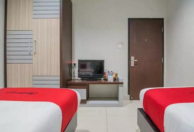 ホテル Reddoorz Plus Near Simpang Rimbo Jambi