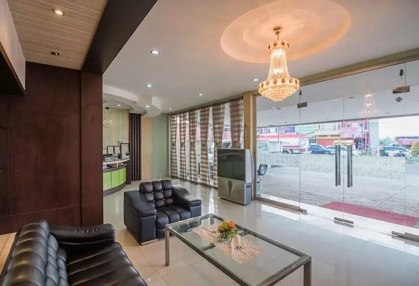 ホテル Reddoorz Plus Near Simpang Rimbo Jambi