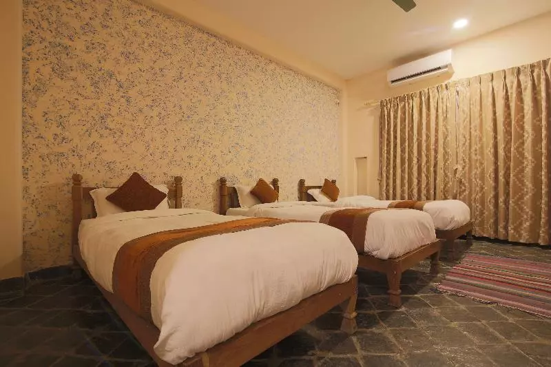 هتل River Park International Resort By Oyo Rooms