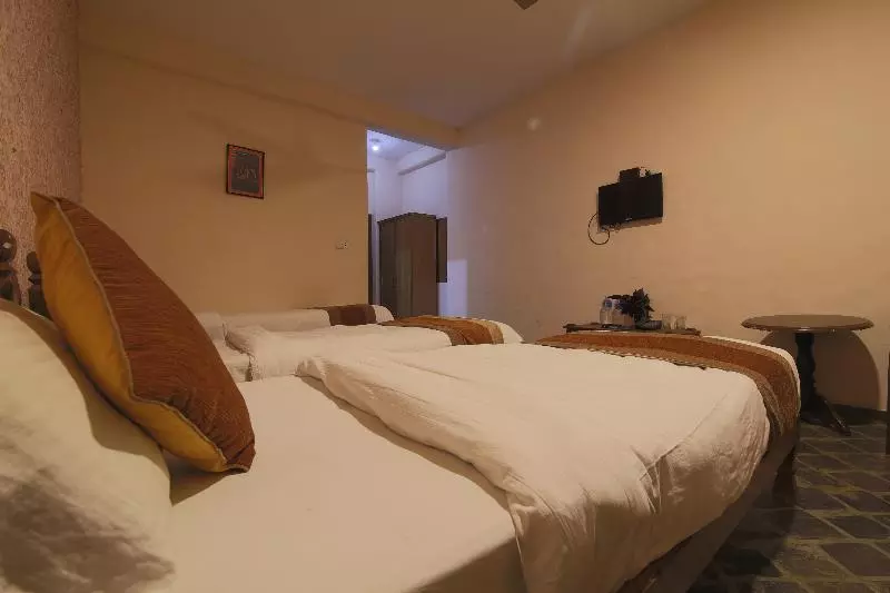 هتل River Park International Resort By Oyo Rooms