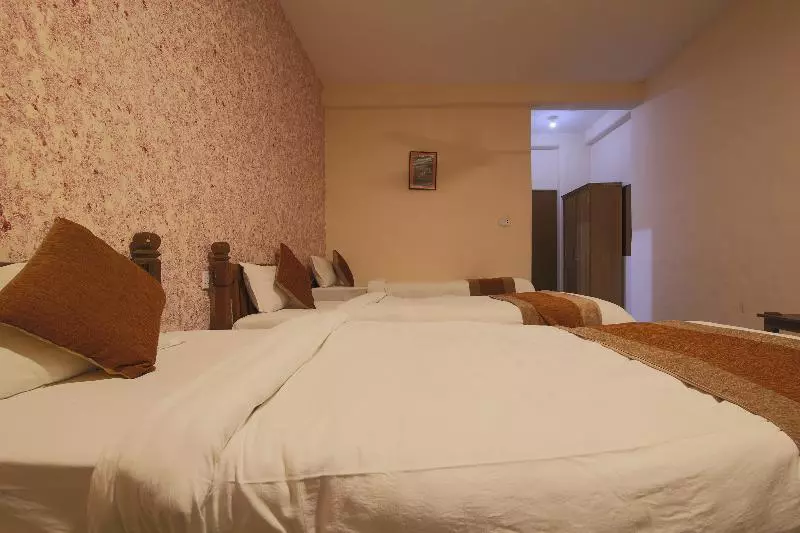 هتل River Park International Resort By Oyo Rooms
