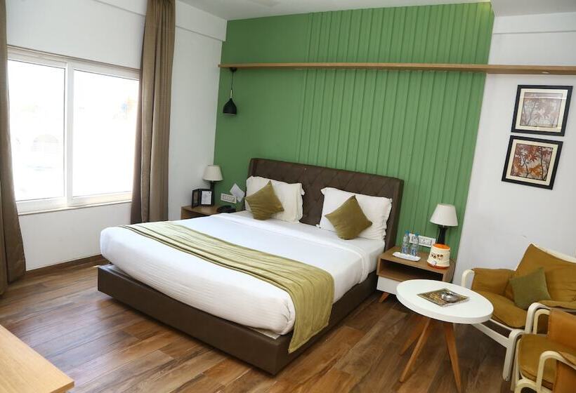 هتل Sanskruti Inn