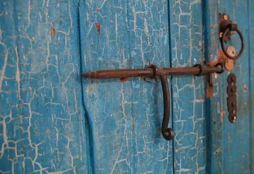 Majatalo Dar Randigaba