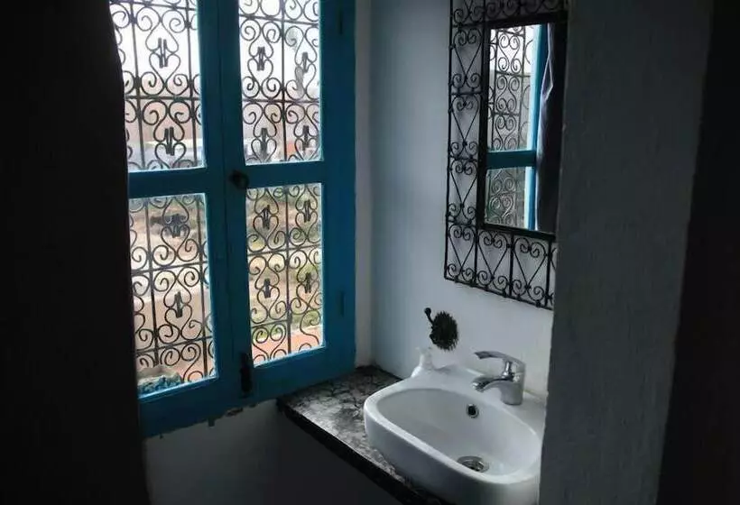 Majatalo Dar Randigaba