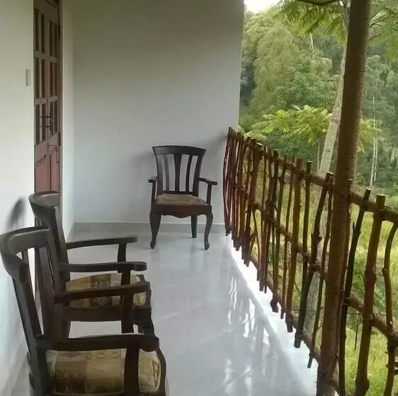 ペンション ëlla Breeze Homestay