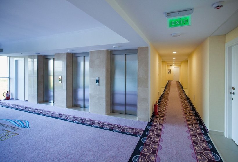 Resort Atrium By The Blaxy