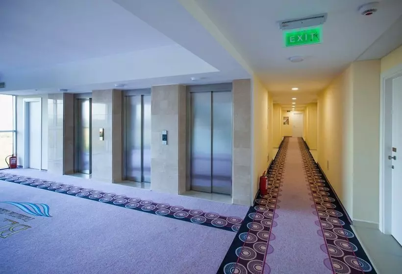 Resort Atrium By The Blaxy