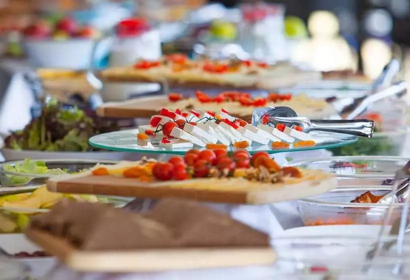 Resort Atrium By The Blaxy