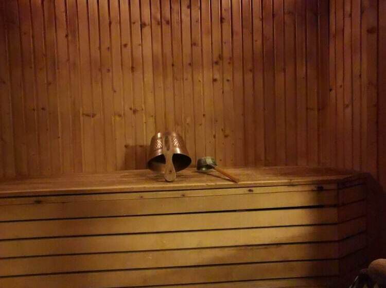 בית מלון כפרי Crystal Plaza