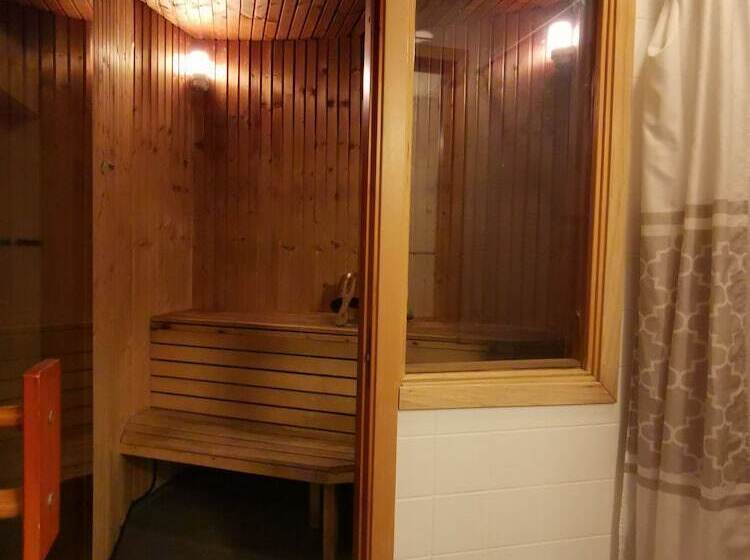 בית מלון כפרי Crystal Plaza