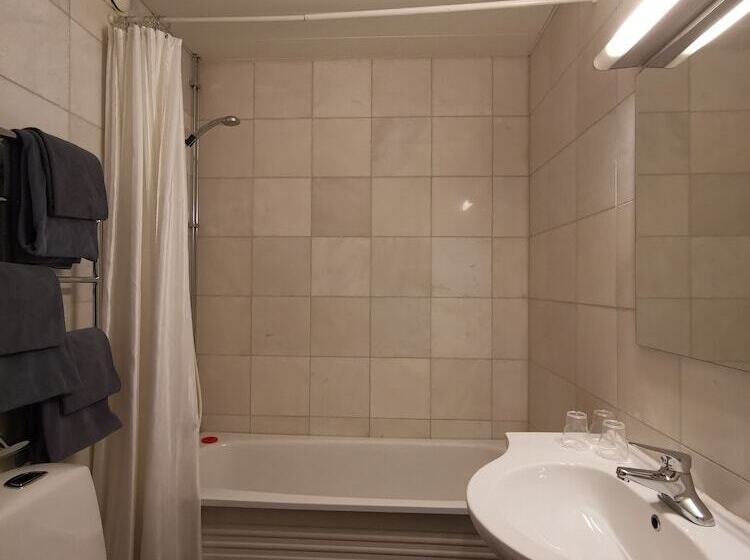 בית מלון כפרי Crystal Plaza