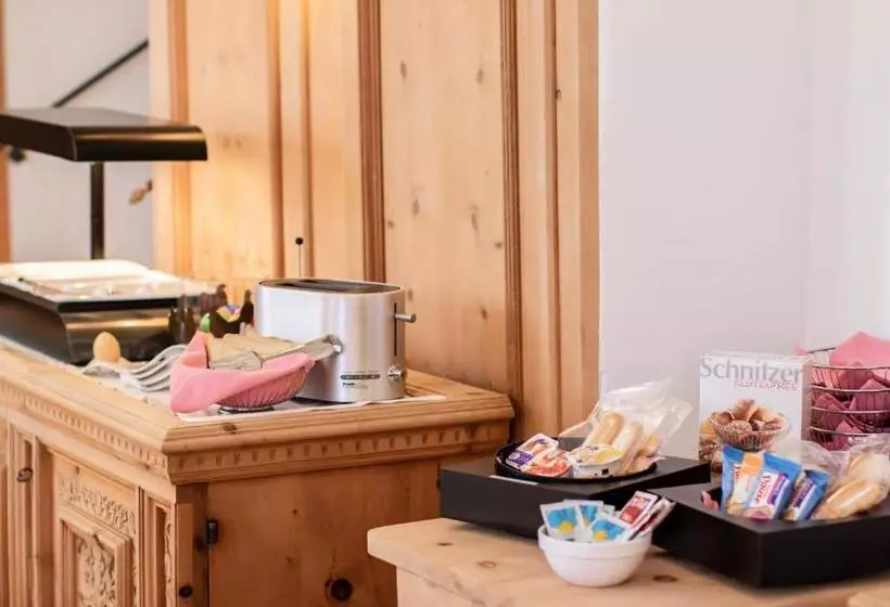 Отель Boutique  Eden