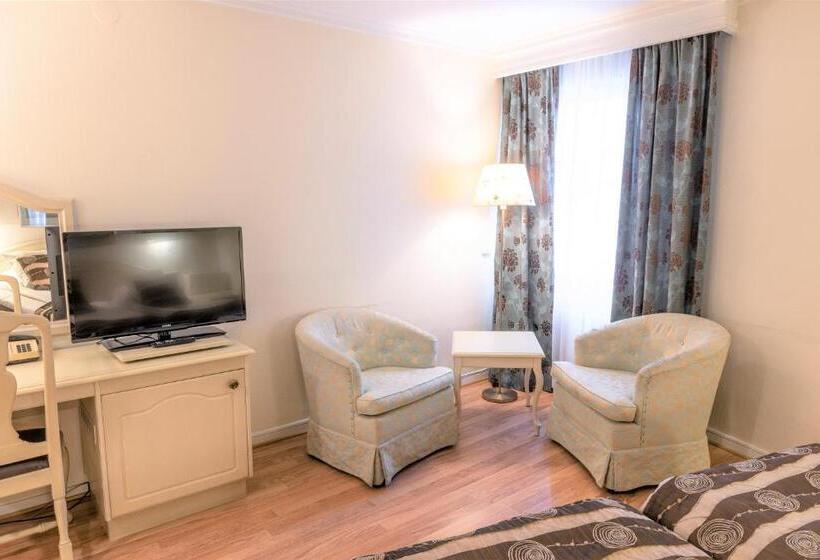 בית מלון כפרי Fars Hatt