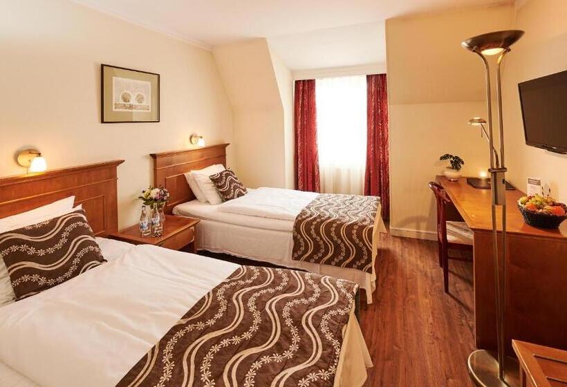 בית מלון כפרי Fars Hatt