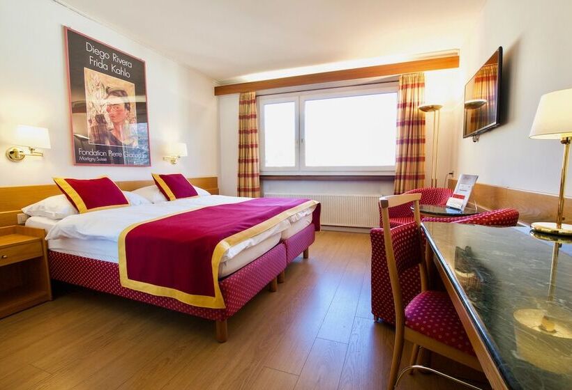 בית מלון כפרי Hôtel Du Rhône