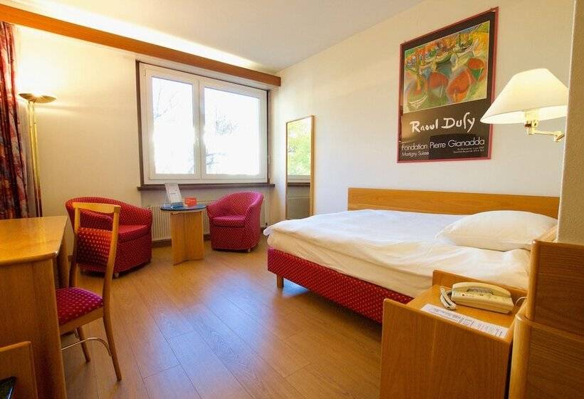 בית מלון כפרי Hôtel Du Rhône