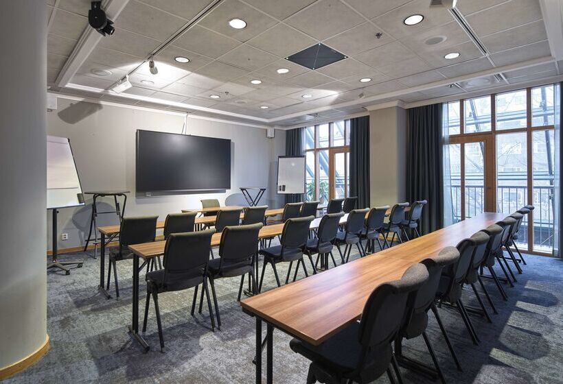 هتل Scandic Plaza Umeå