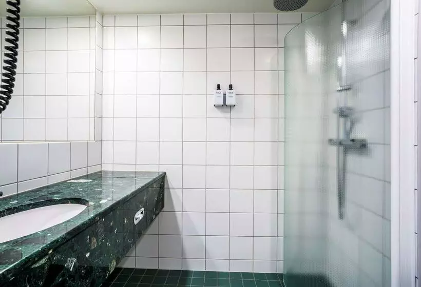 Отель Scandic Plaza Umeå