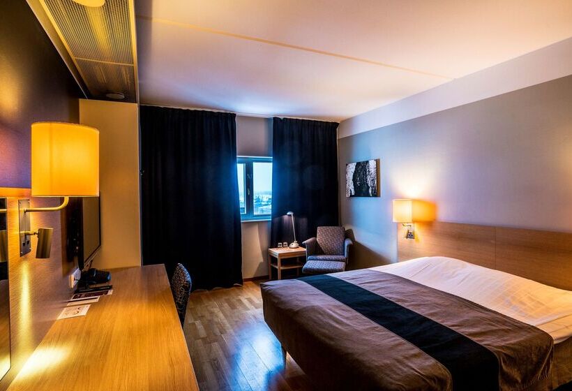 هتل Scandic Plaza Umeå