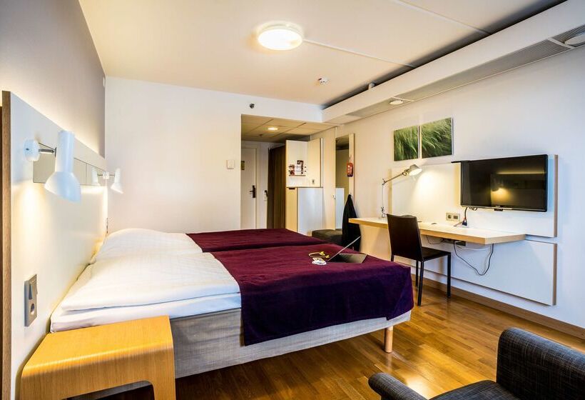هتل Scandic Plaza Umeå